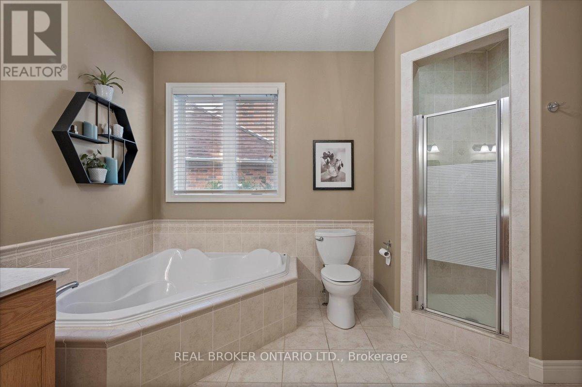 392 Deer Ridge Drive, Kitchener, Ontario  N2P 2S6 - Photo 21 - X12537622