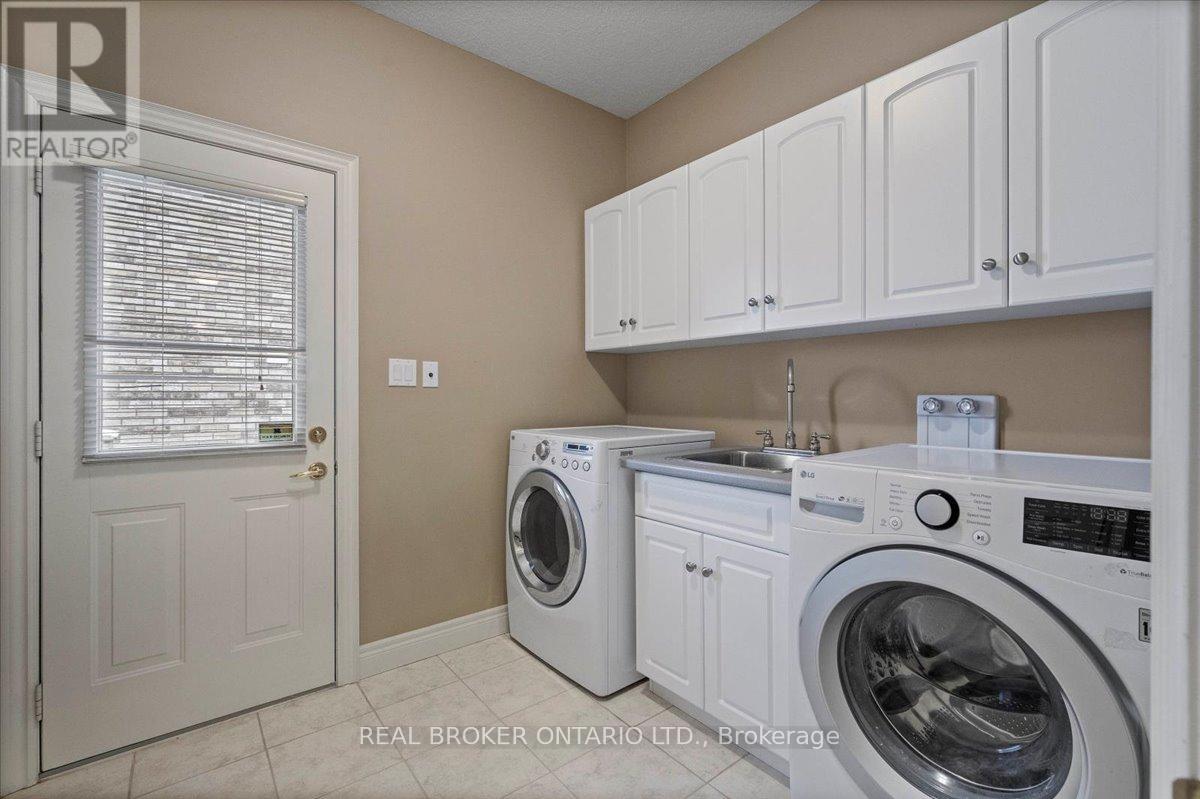 392 Deer Ridge Drive, Kitchener, Ontario  N2P 2S6 - Photo 27 - X12537622