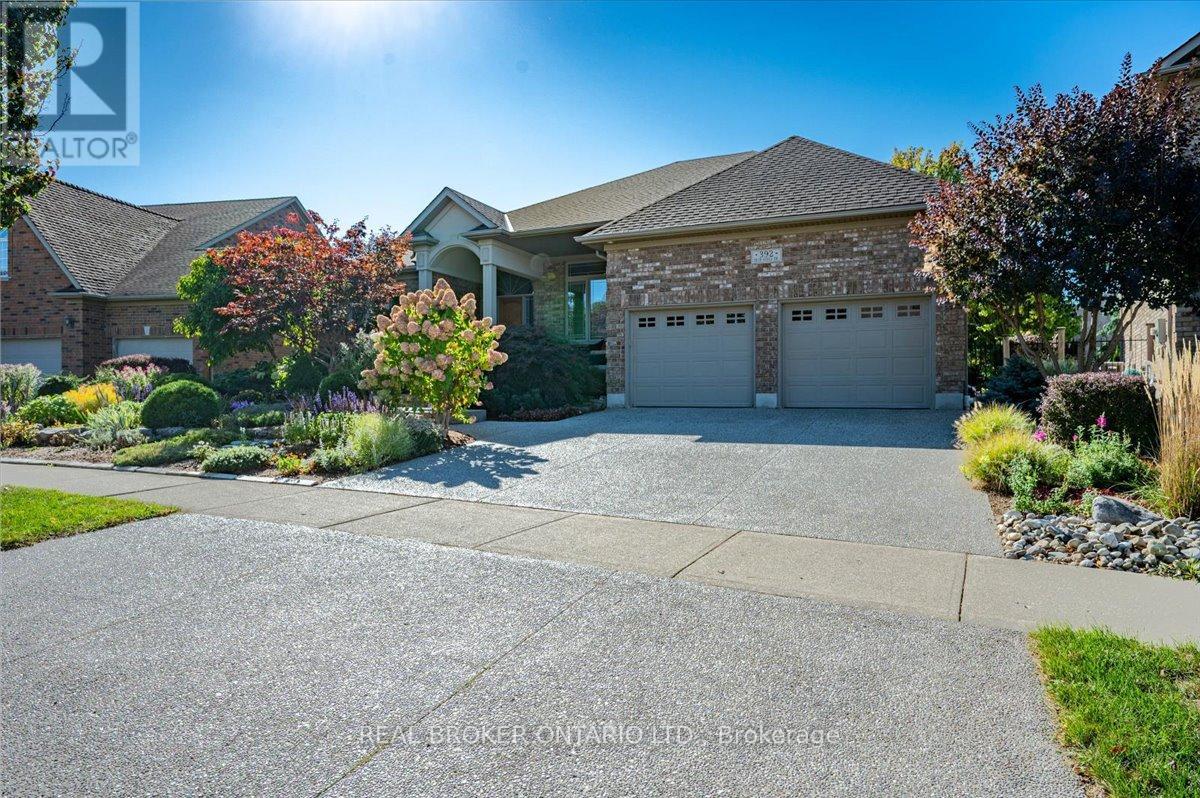 392 Deer Ridge Drive, Kitchener, Ontario  N2P 2S6 - Photo 3 - X12537622