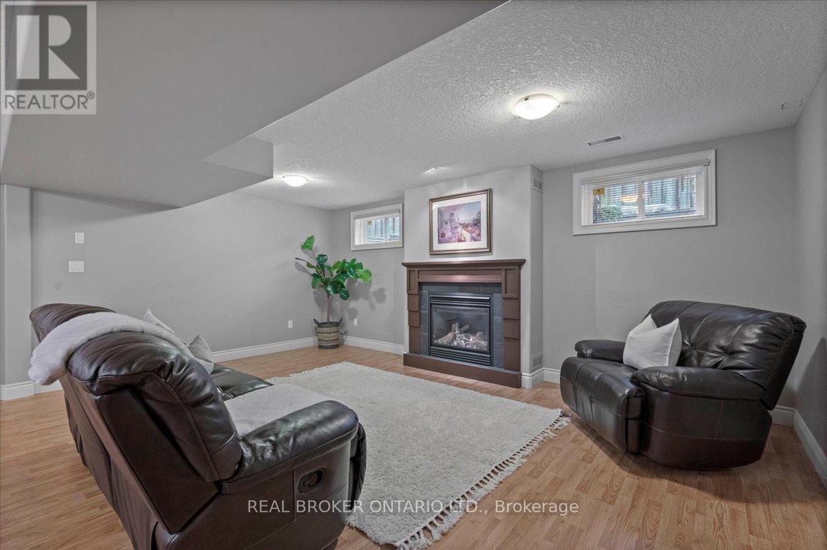 392 Deer Ridge Drive, Kitchener, Ontario  N2P 2S6 - Photo 30 - X12537622