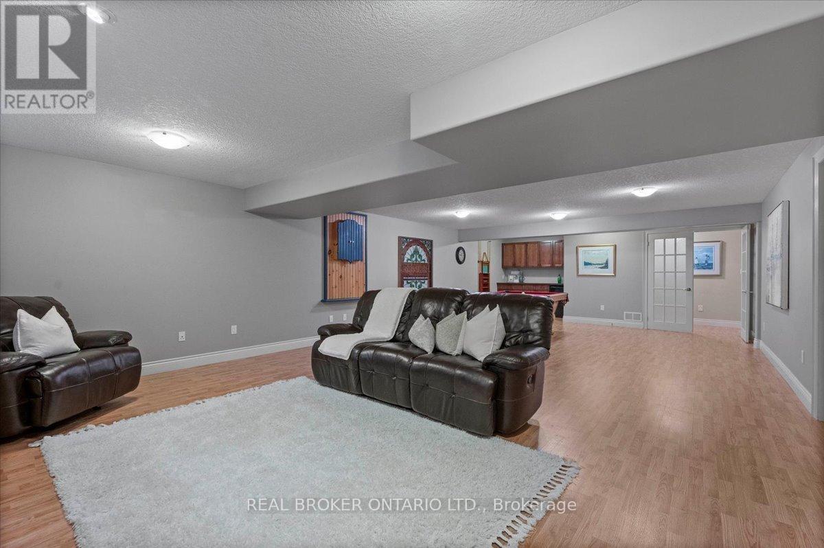 392 Deer Ridge Drive, Kitchener, Ontario  N2P 2S6 - Photo 31 - X12537622