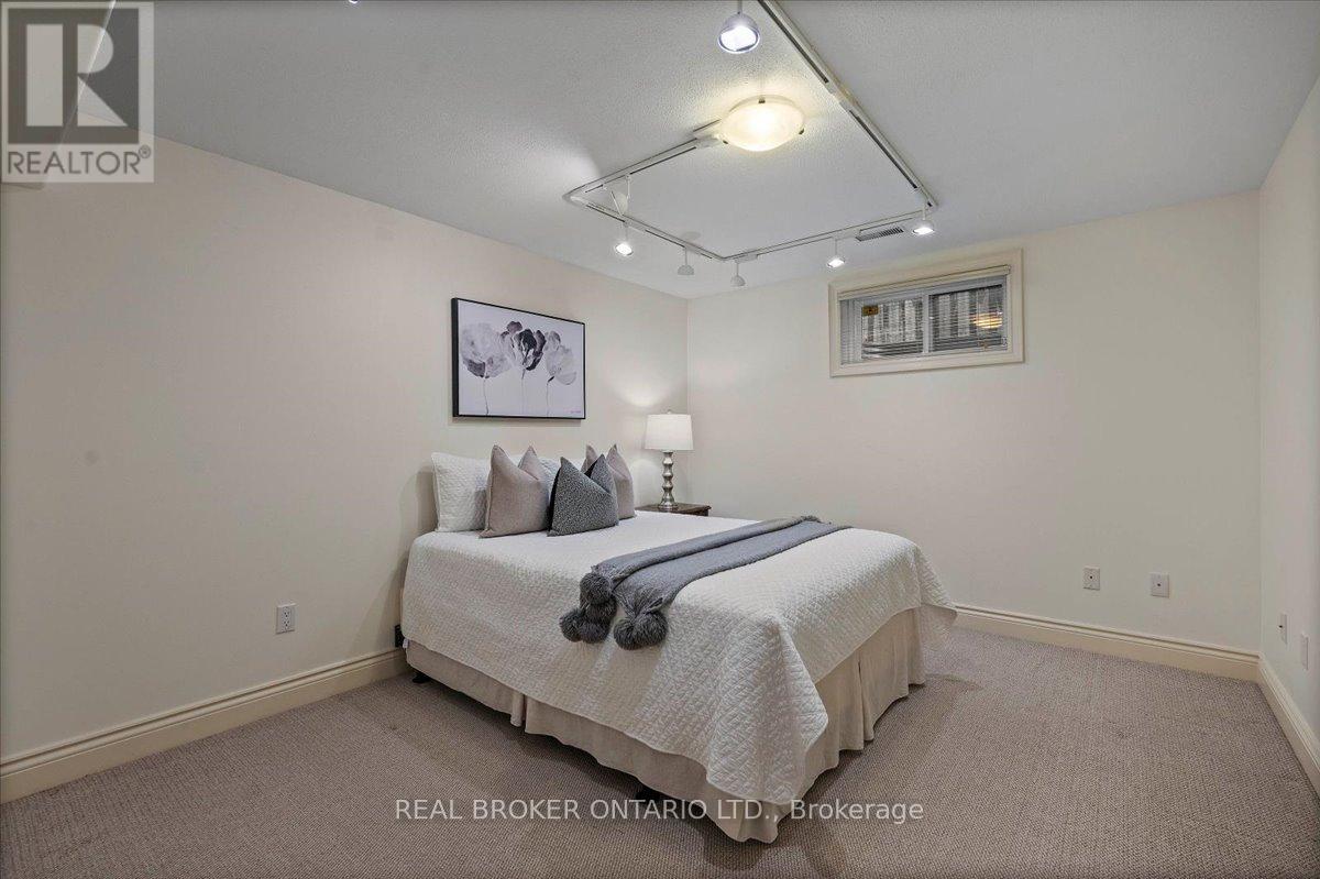 392 Deer Ridge Drive, Kitchener, Ontario  N2P 2S6 - Photo 32 - X12537622