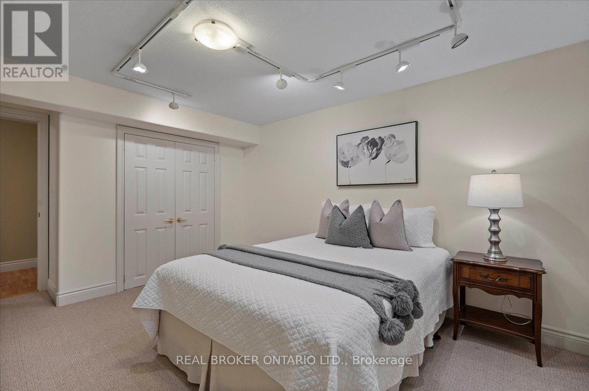 392 Deer Ridge Drive, Kitchener, Ontario  N2P 2S6 - Photo 33 - X12537622