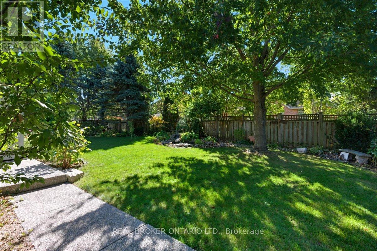 392 Deer Ridge Drive, Kitchener, Ontario  N2P 2S6 - Photo 38 - X12537622