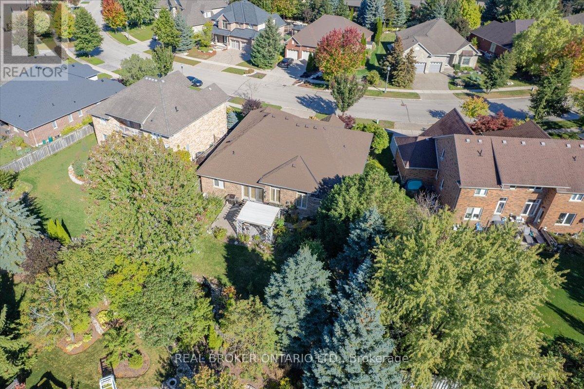 392 Deer Ridge Drive, Kitchener, Ontario  N2P 2S6 - Photo 45 - X12537622