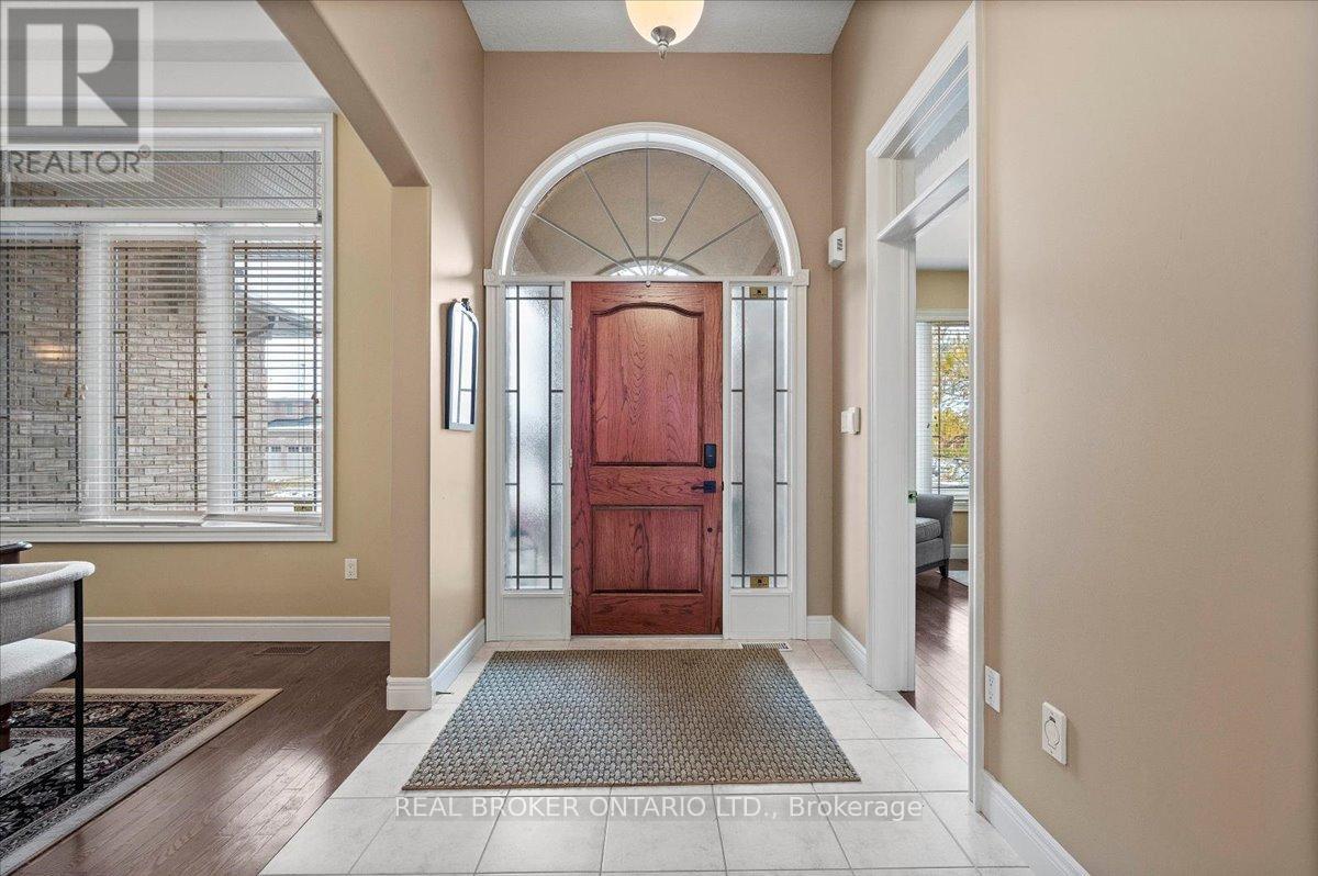 392 Deer Ridge Drive, Kitchener, Ontario  N2P 2S6 - Photo 5 - X12537622