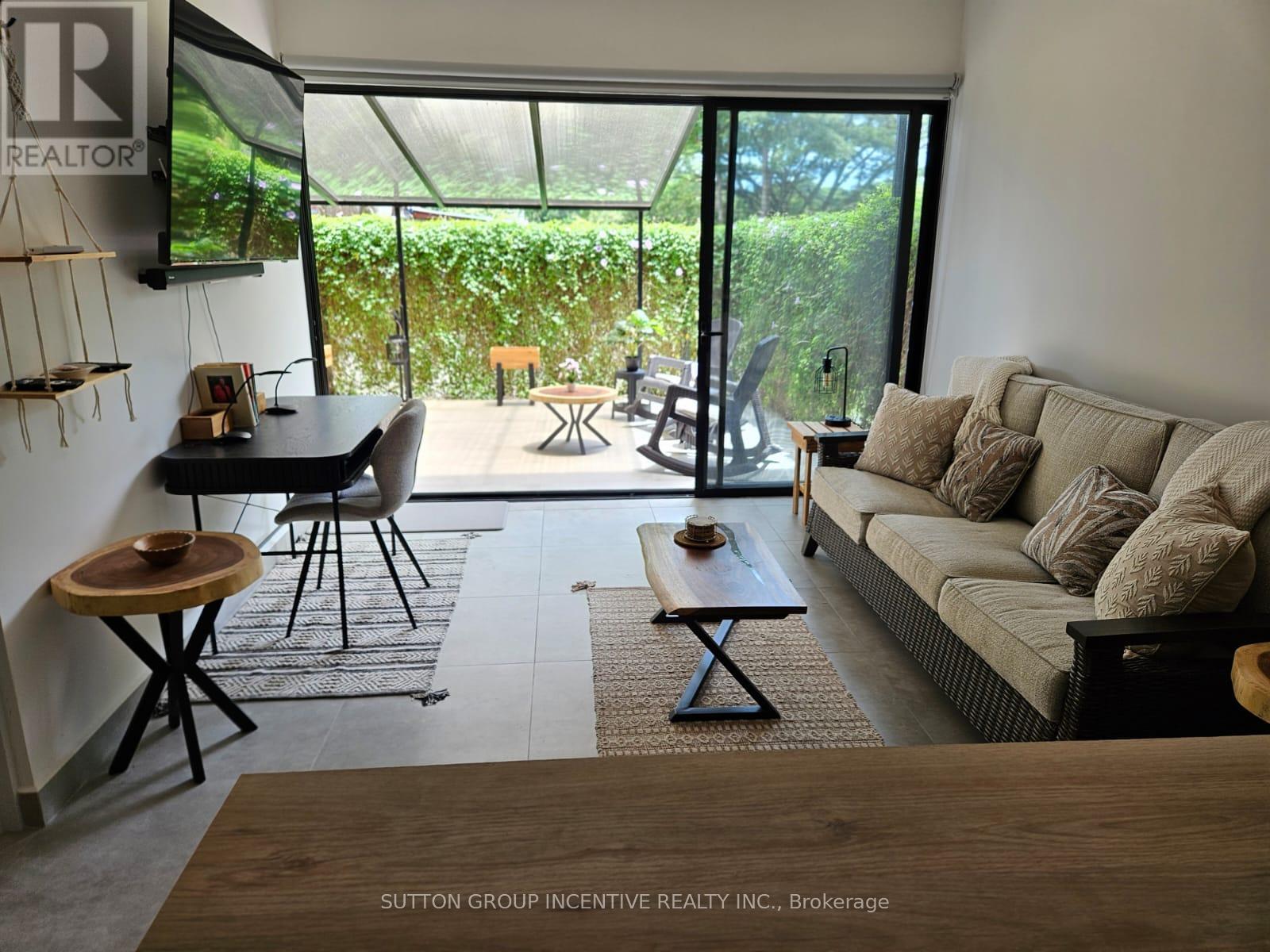 1 AZUL COURT, Costa Rica, Ontario