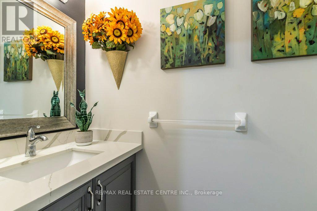 19 Apple Ridge Drive, Kitchener, Ontario  N2P 2S2 - Photo 10 - X12537696