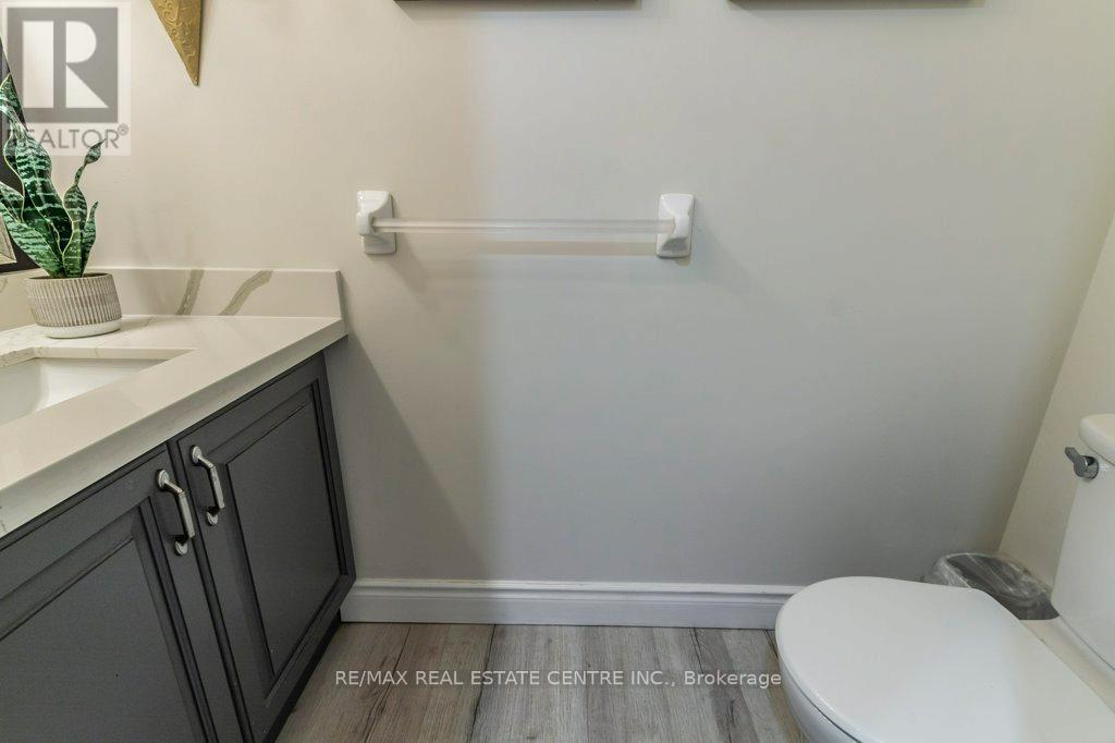 19 Apple Ridge Drive, Kitchener, Ontario  N2P 2S2 - Photo 11 - X12537696