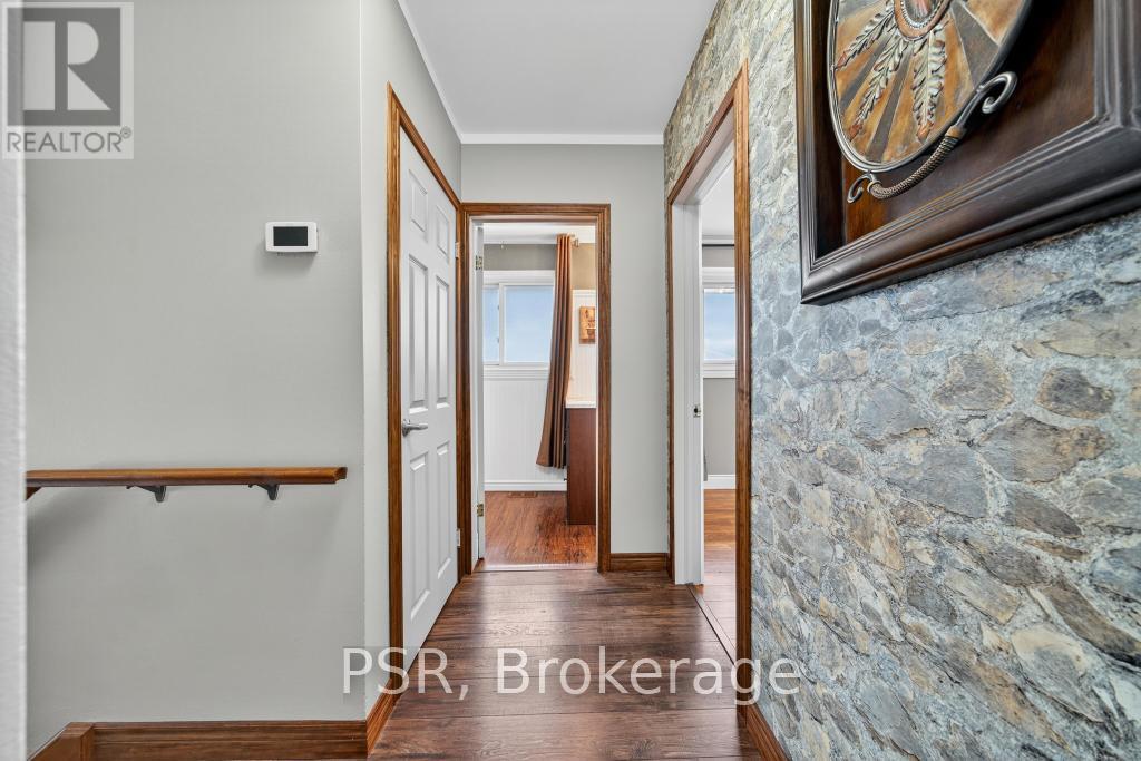 117 Sunrise Drive, Hamilton, Ontario  L8K 4C5 - Photo 17 - X12537708