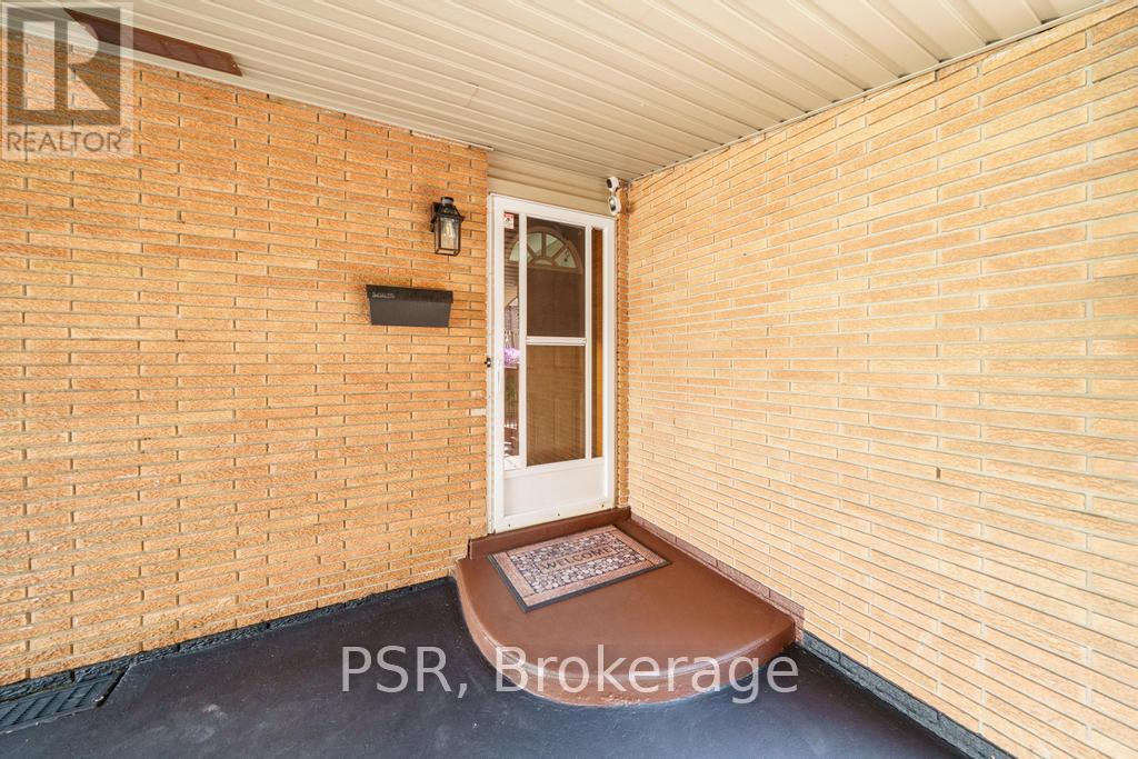 117 Sunrise Drive, Hamilton, Ontario  L8K 4C5 - Photo 31 - X12537708