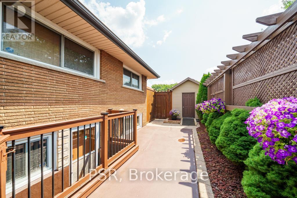 117 Sunrise Drive, Hamilton, Ontario  L8K 4C5 - Photo 33 - X12537708