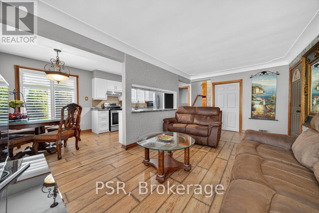 117 Sunrise Drive, Hamilton, Ontario  L8K 4C5 - Photo 9 - X12537708