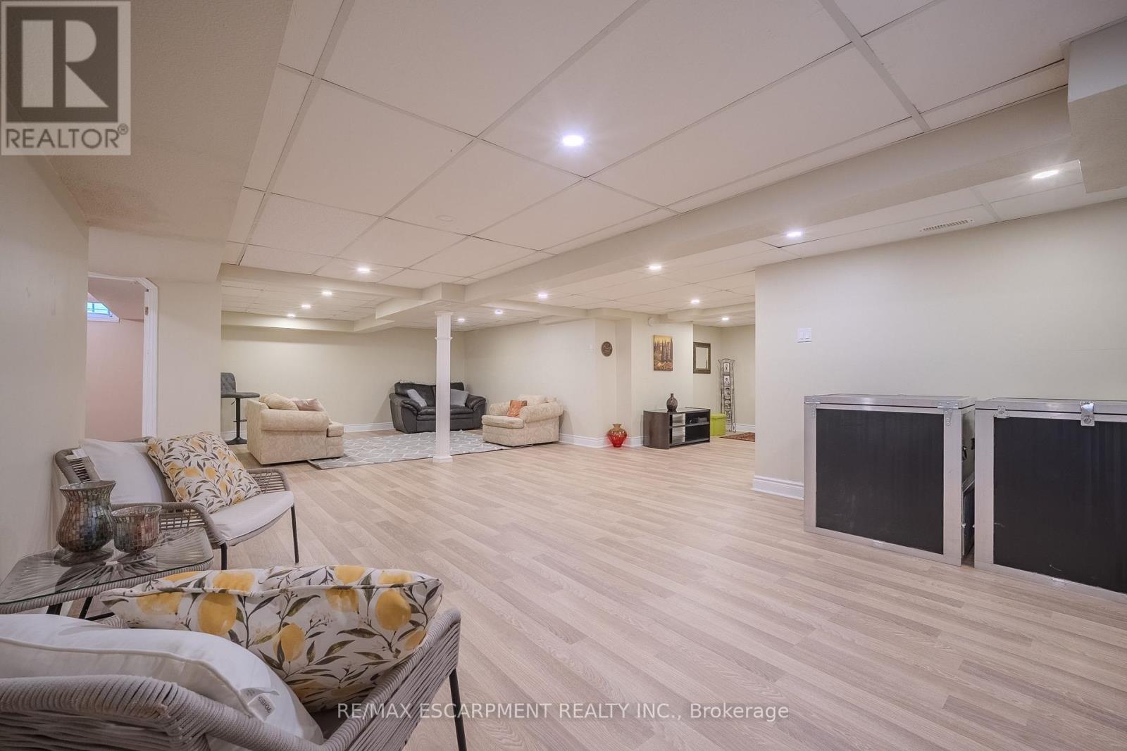 139 Brigade Drive, Hamilton, Ontario  L9B 2B9 - Photo 28 - X12537750