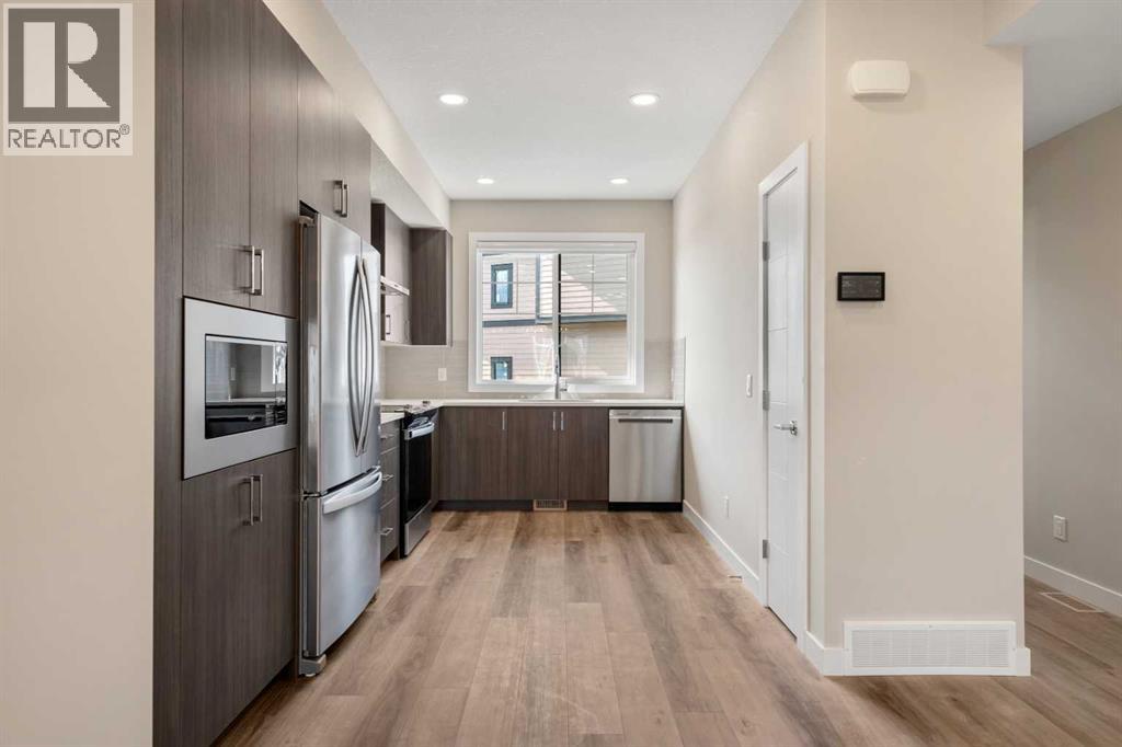 72, 285 Chelsea Court, Chestermere, Alberta  T1X 2W7 - Photo 9 - A2263204