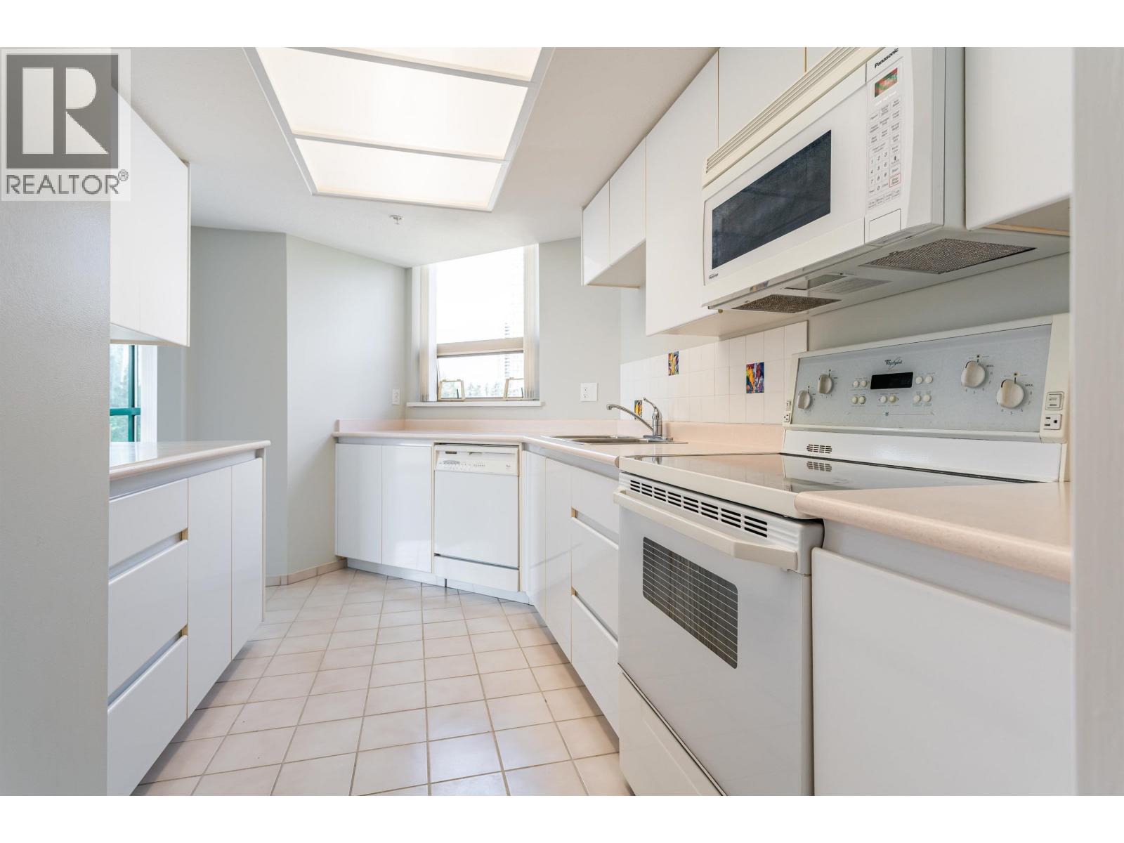 802 1190 Pipeline Road, Coquitlam, British Columbia  V3B 7T9 - Photo 10 - R3066613