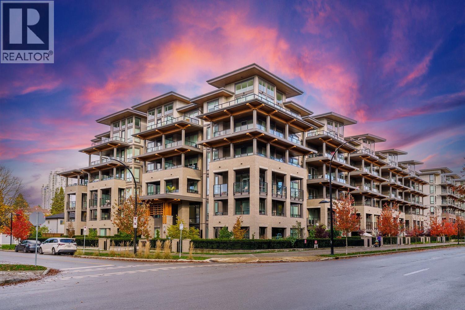 313 7588 16TH STREET, Burnaby, British Columbia