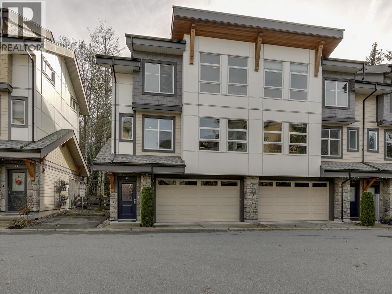 45 39548 LOGGERS LANE, Squamish, British Columbia