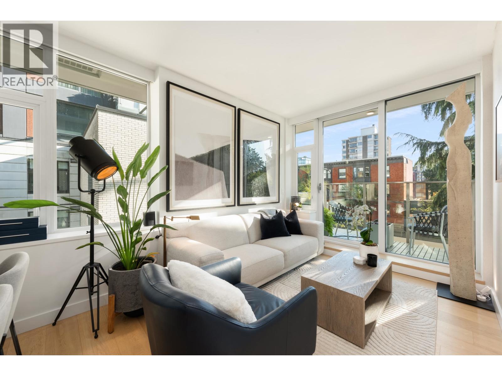 403 1365 Davie Street, Vancouver, British Columbia  V6E 1N5 - Photo 2 - R3066628