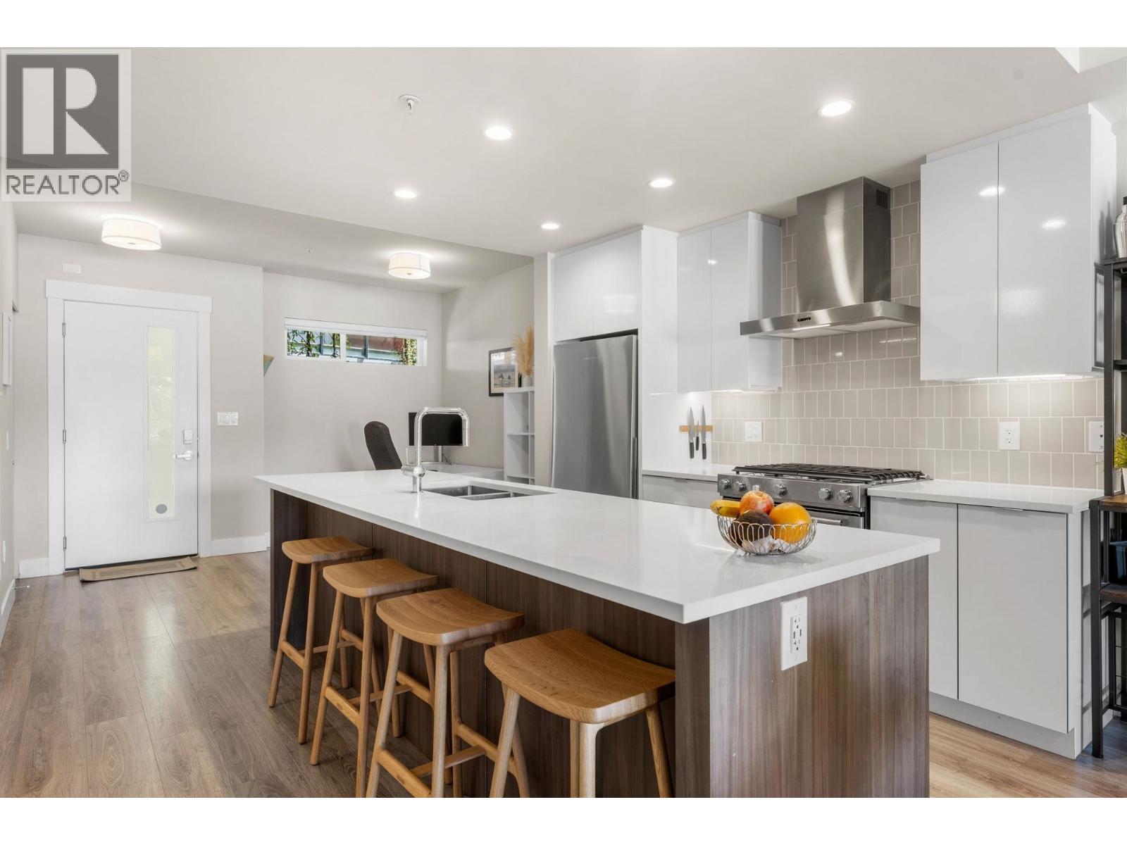 302 1496 Charlotte Road, North Vancouver, British Columbia  V7J 0C9 - Photo 8 - R3066660