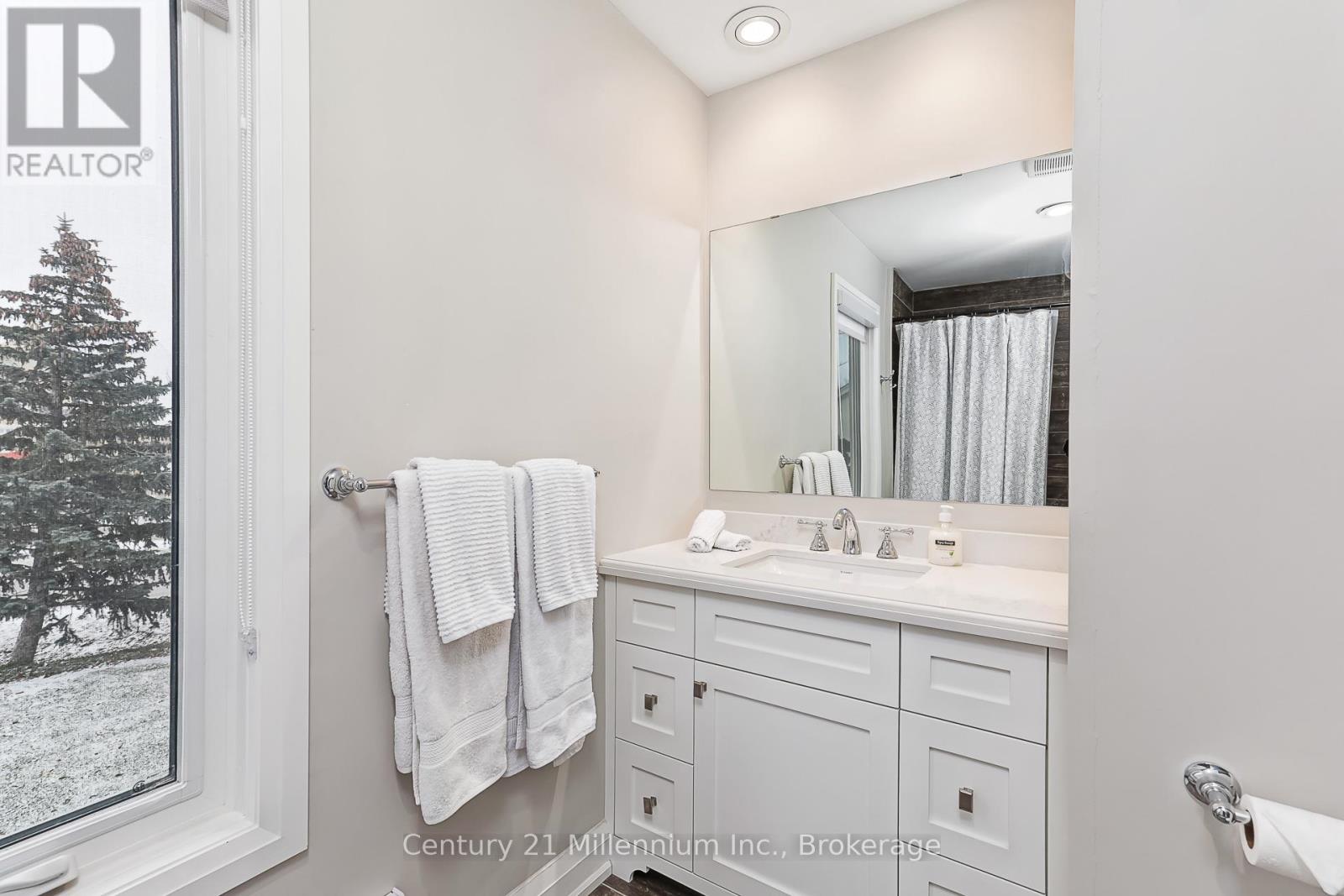 102 - 110 Fairway Court, Blue Mountains, Ontario  L9Y 0P8 - Photo 26 - X12537784