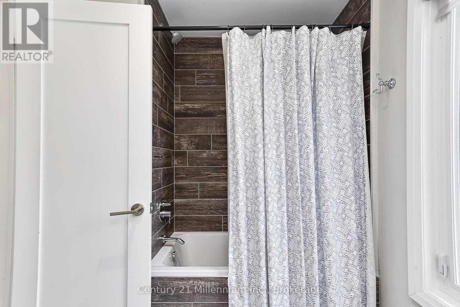 102 - 110 Fairway Court, Blue Mountains, Ontario  L9Y 0P8 - Photo 27 - X12537784