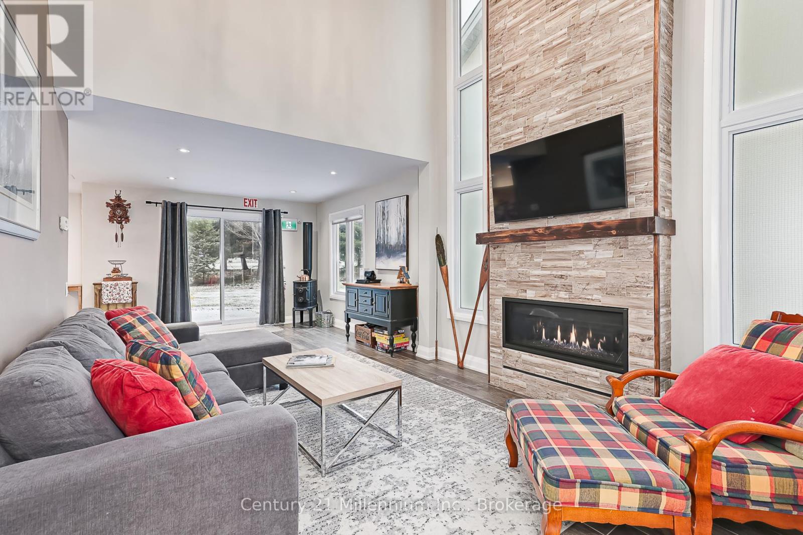 102 - 110 Fairway Court, Blue Mountains, Ontario  L9Y 0P8 - Photo 4 - X12537784