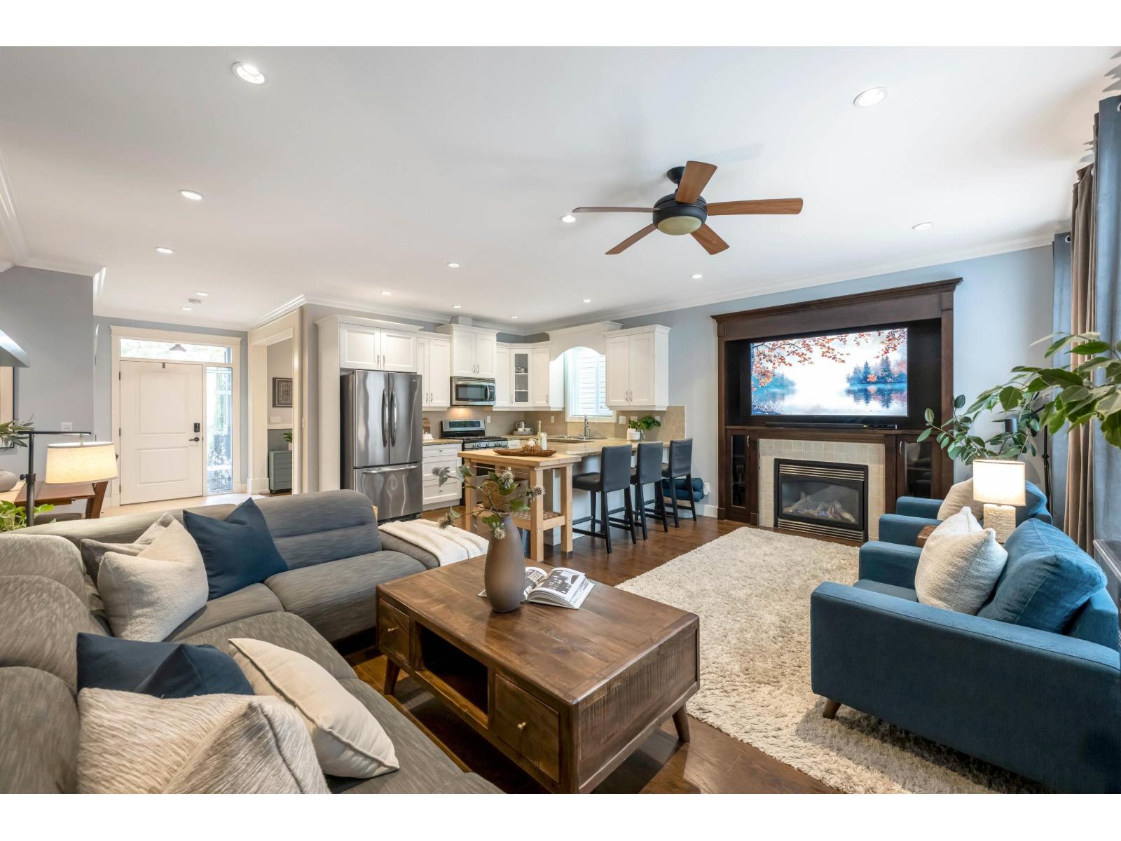 7137 196 Street, Surrey, British Columbia  V4N 5Z6 - Photo 3 - R3063296