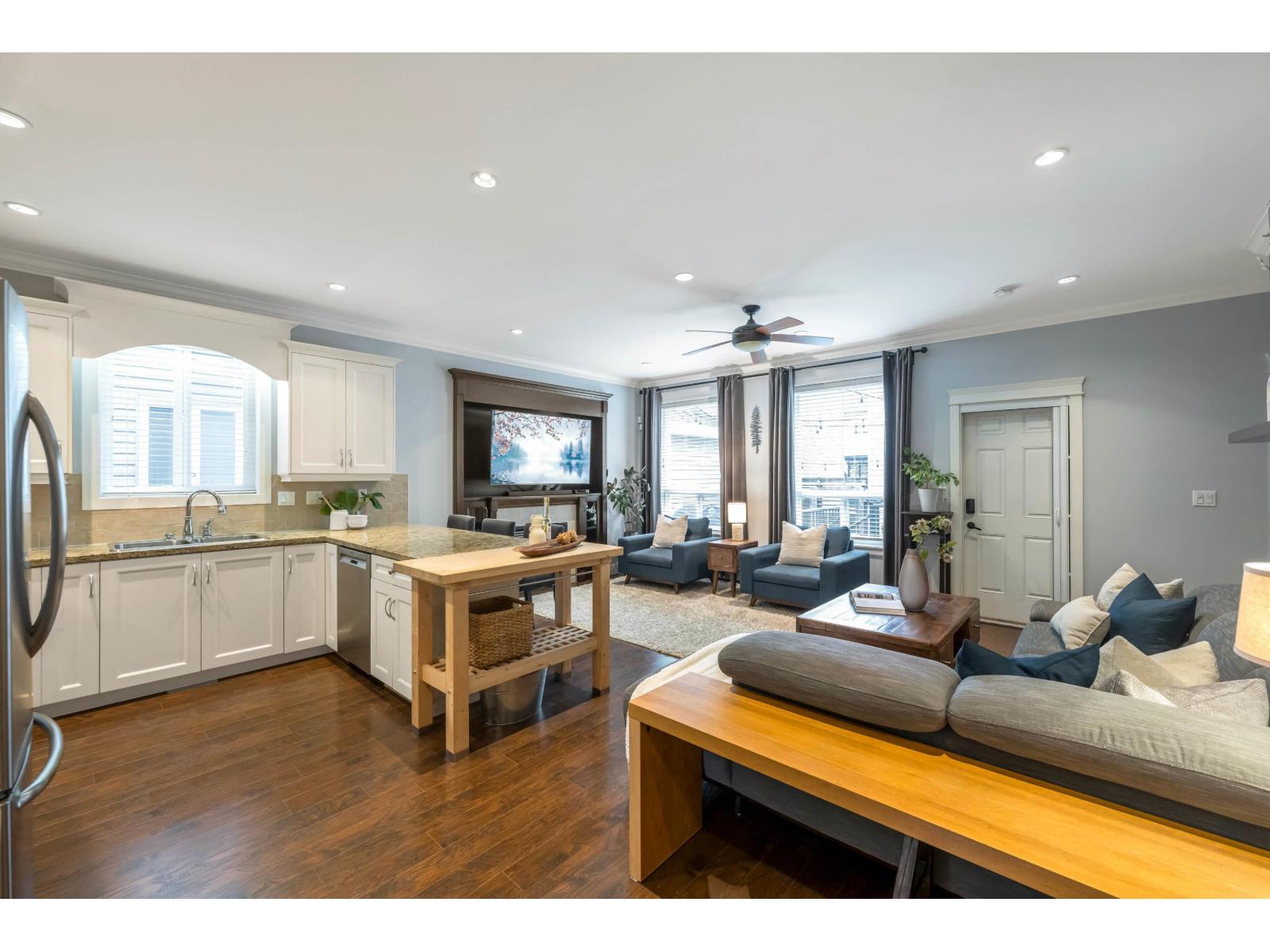 7137 196 Street, Surrey, British Columbia  V4N 5Z6 - Photo 4 - R3063296