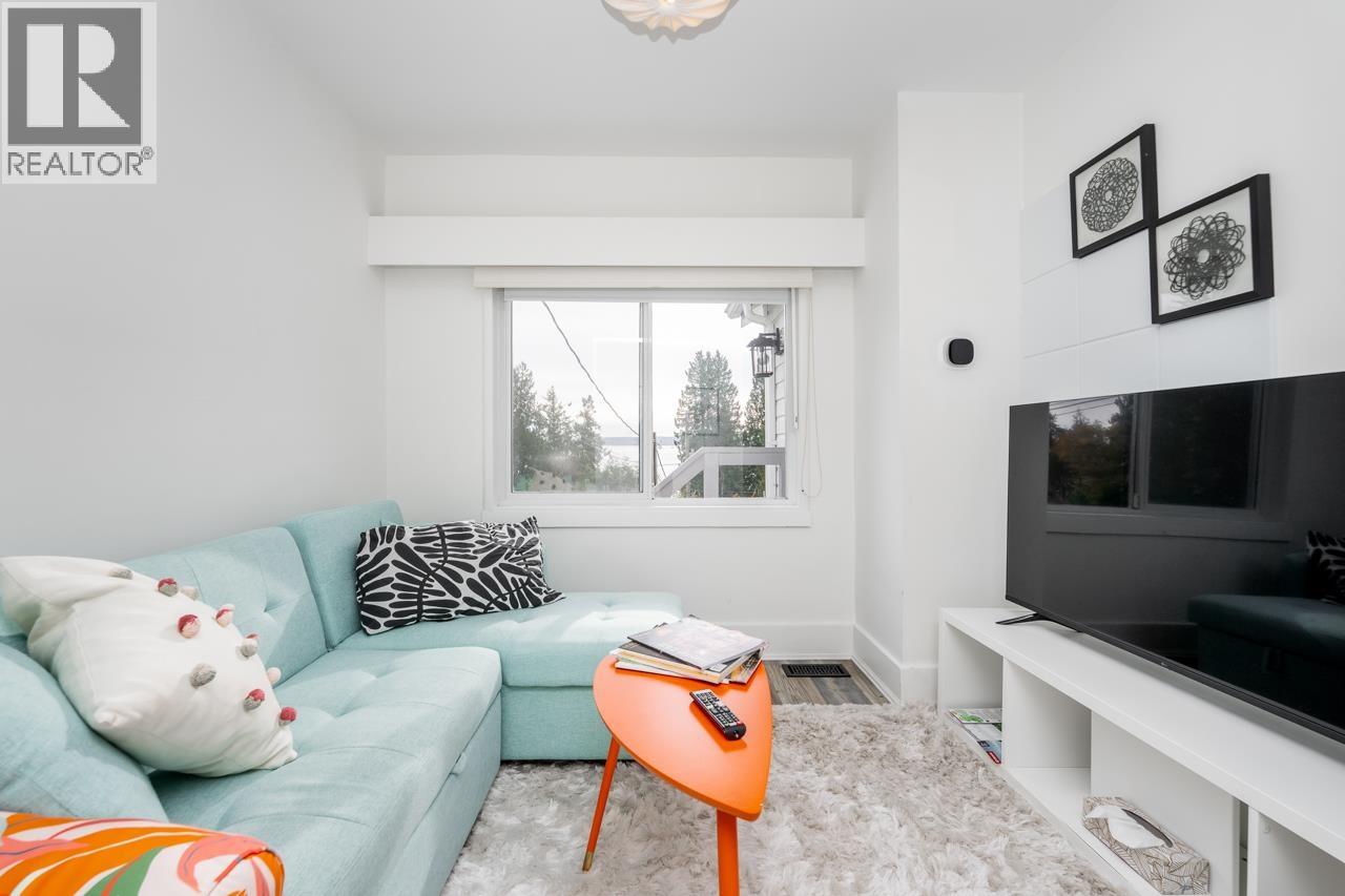 3245 Travers Avenue, West Vancouver, British Columbia  V7V 1G5 - Photo 12 - R3066649