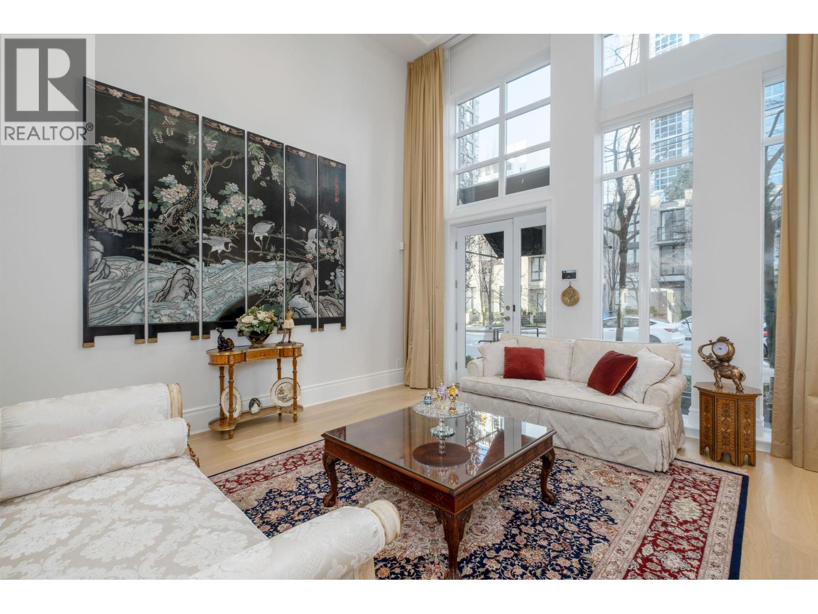 1258 Richards Street, Vancouver, British Columbia  V6B 1S2 - Photo 3 - R3066665