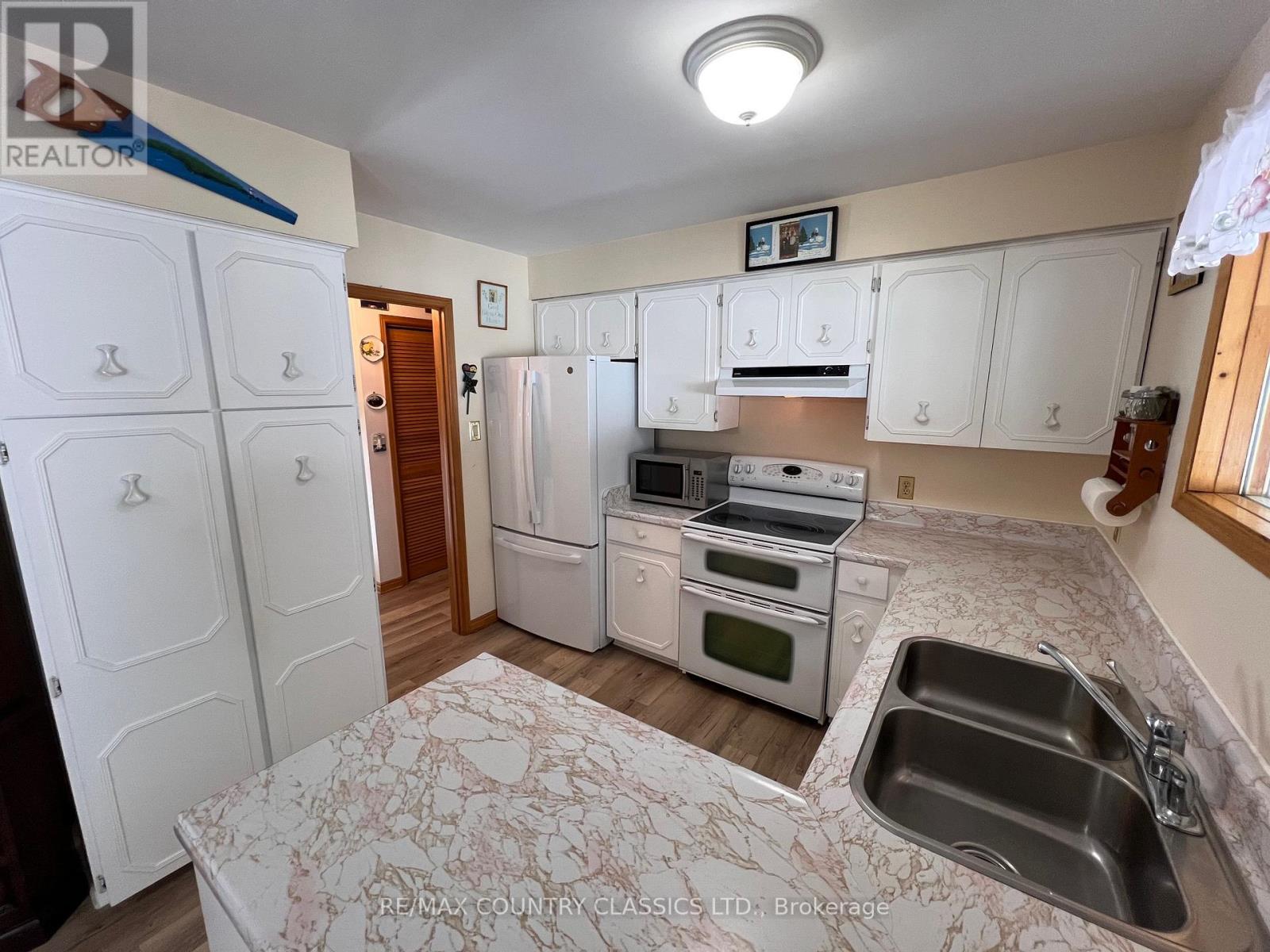 3559 South Baptiste Lake Road, Highlands East, Ontario K0L 2A0 - Photo 13 - X12537520