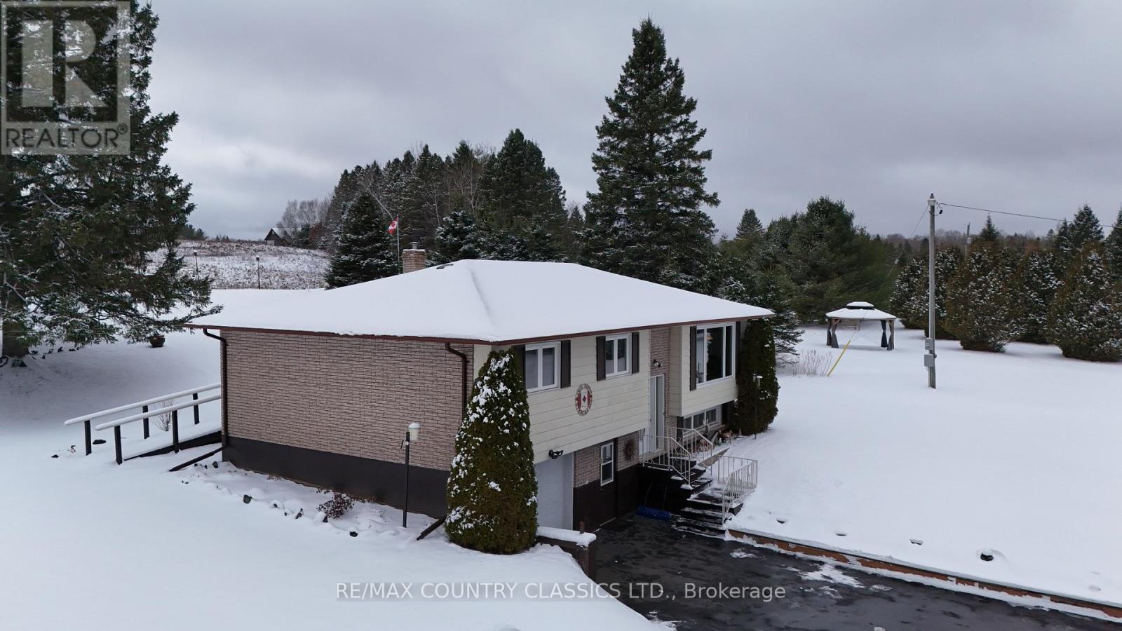 3559 South Baptiste Lake Road, Highlands East, Ontario K0L 2A0 - Photo 11 - X12537520