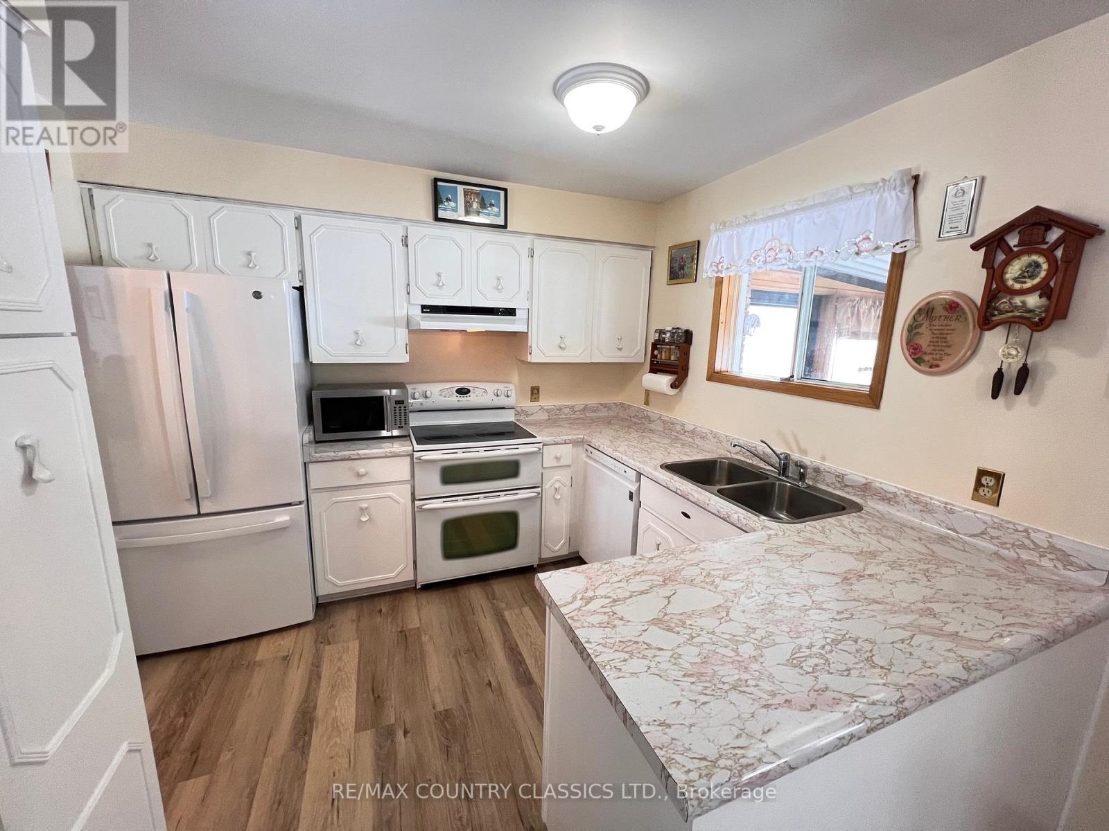 3559 South Baptiste Lake Road, Highlands East, Ontario K0L 2A0 - Photo 14 - X12537520