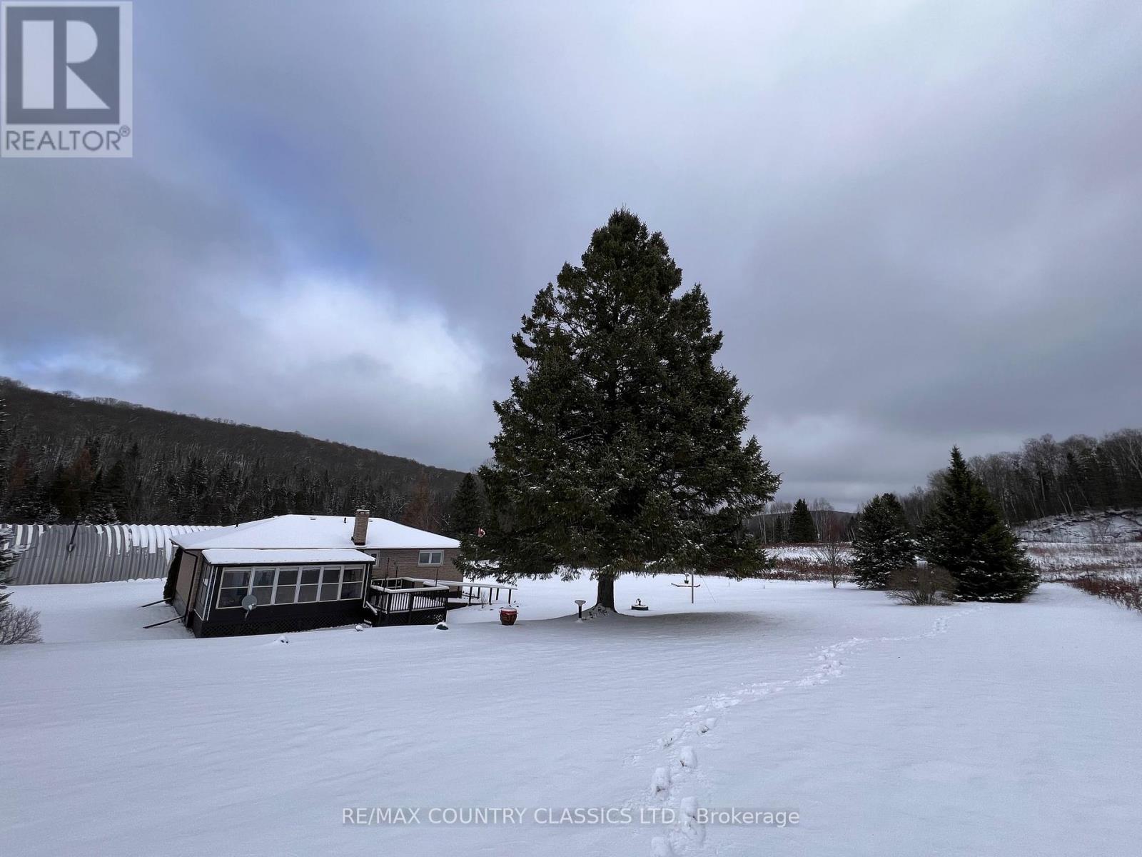 3559 South Baptiste Lake Road, Highlands East, Ontario K0L 2A0 - Photo 35 - X12537520