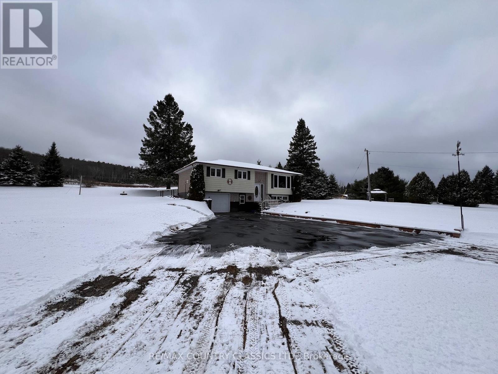 3559 South Baptiste Lake Road, Highlands East, Ontario K0L 2A0 - Photo 30 - X12537520