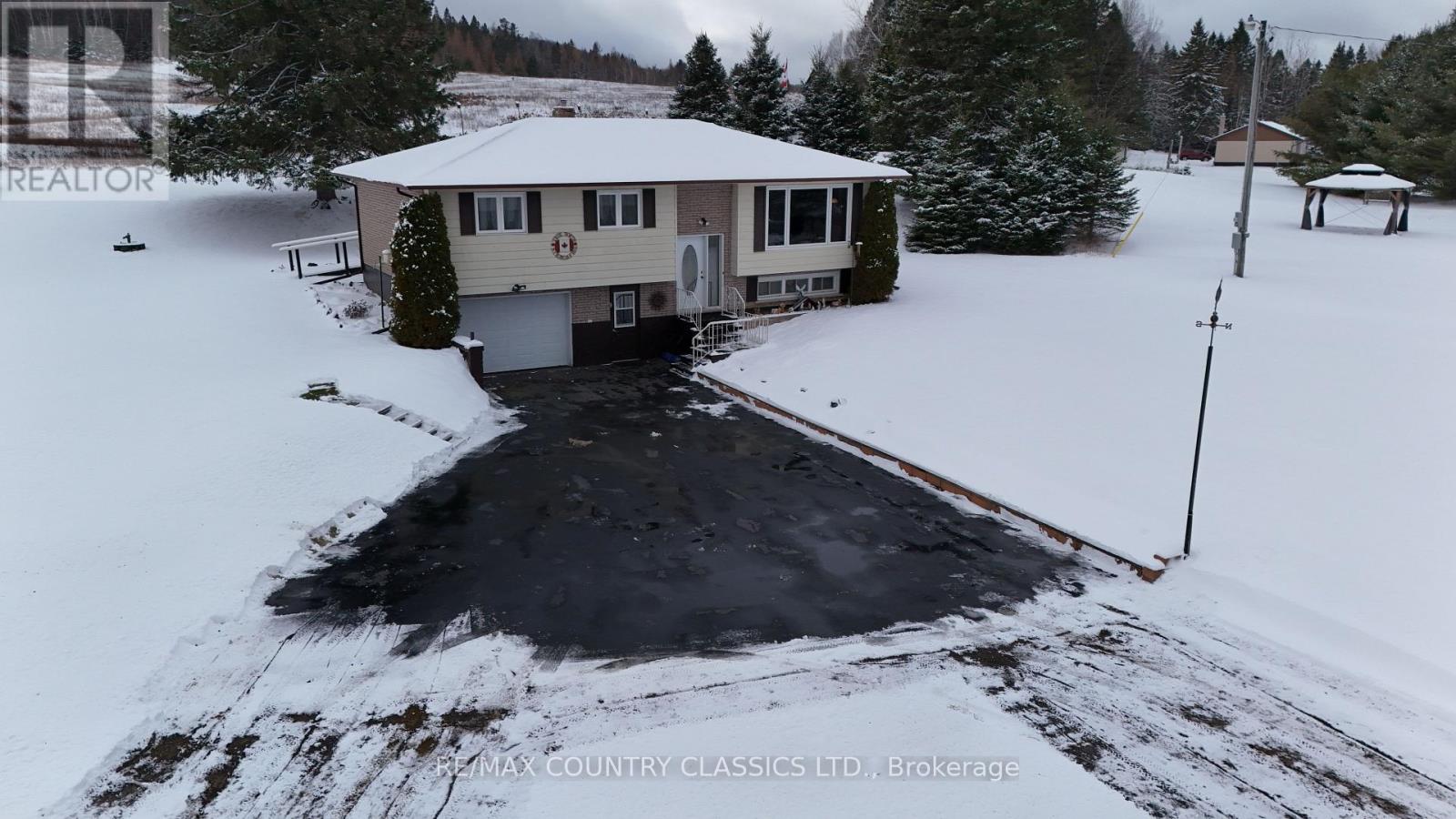 3559 South Baptiste Lake Road, Highlands East, Ontario K0L 2A0 - Photo 8 - X12537520