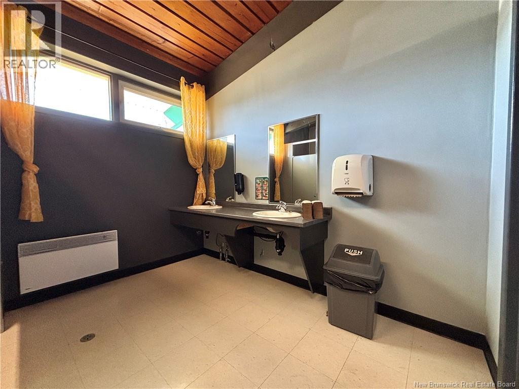 895 St Anne, Bathurst, New Brunswick  E2A 2N5 - Photo 13 - NB129909