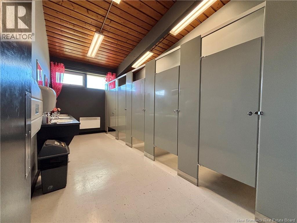 895 St Anne, Bathurst, New Brunswick  E2A 2N5 - Photo 15 - NB129909