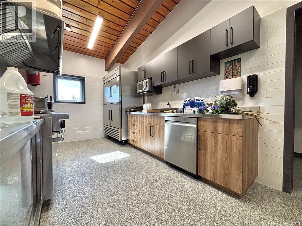 895 St Anne, Bathurst, New Brunswick  E2A 2N5 - Photo 17 - NB129909