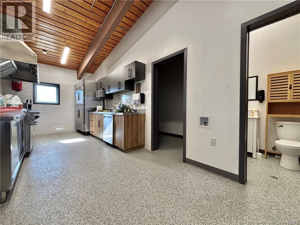 895 St Anne, Bathurst, New Brunswick  E2A 2N5 - Photo 16 - NB129909