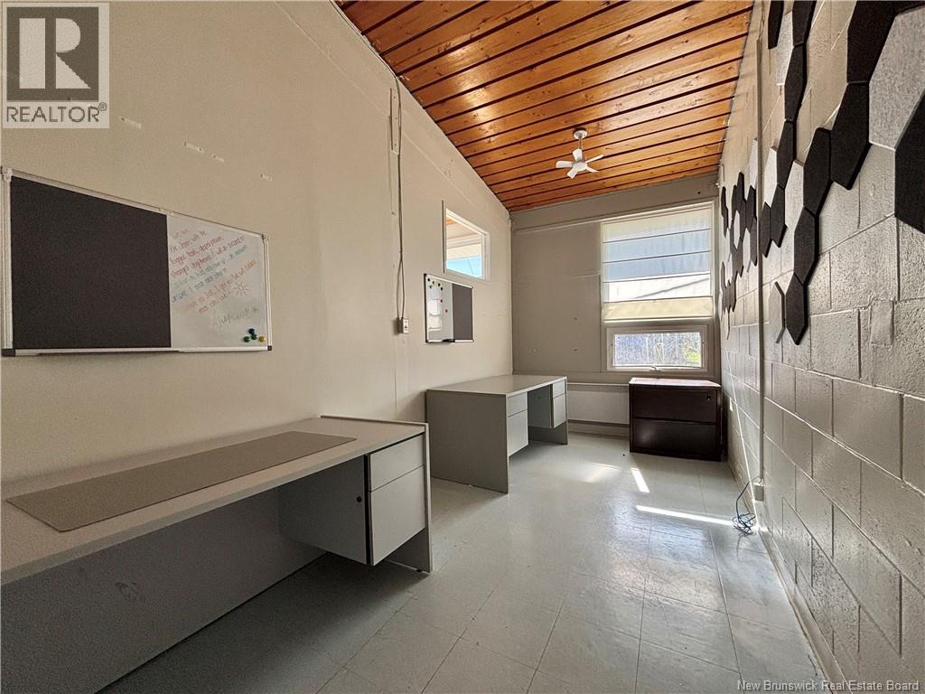 895 St Anne, Bathurst, New Brunswick  E2A 2N5 - Photo 43 - NB129909