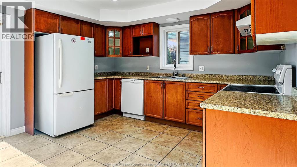 4663 Helsinki Crescent, Windsor, Ontario  N9G 3G2 - Photo 2 - 25028674