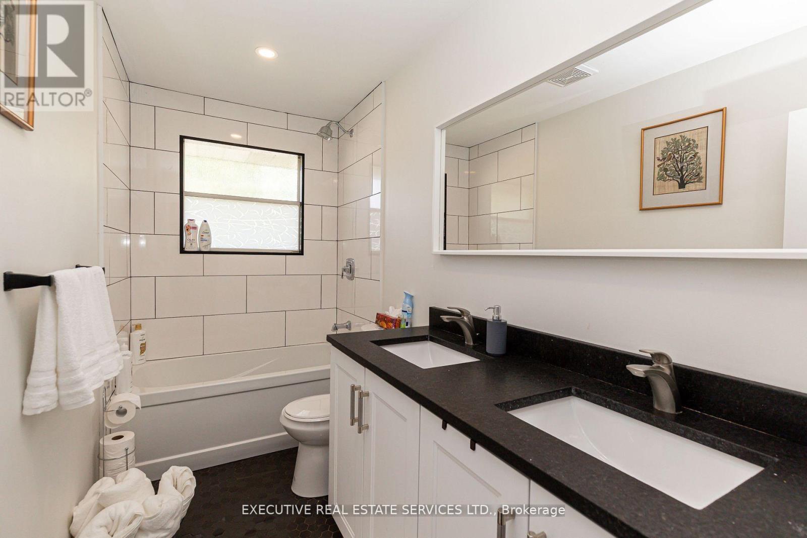 44 Woodsview Avenue, Grimsby, Ontario  L3M 3T1 - Photo 18 - X12381121