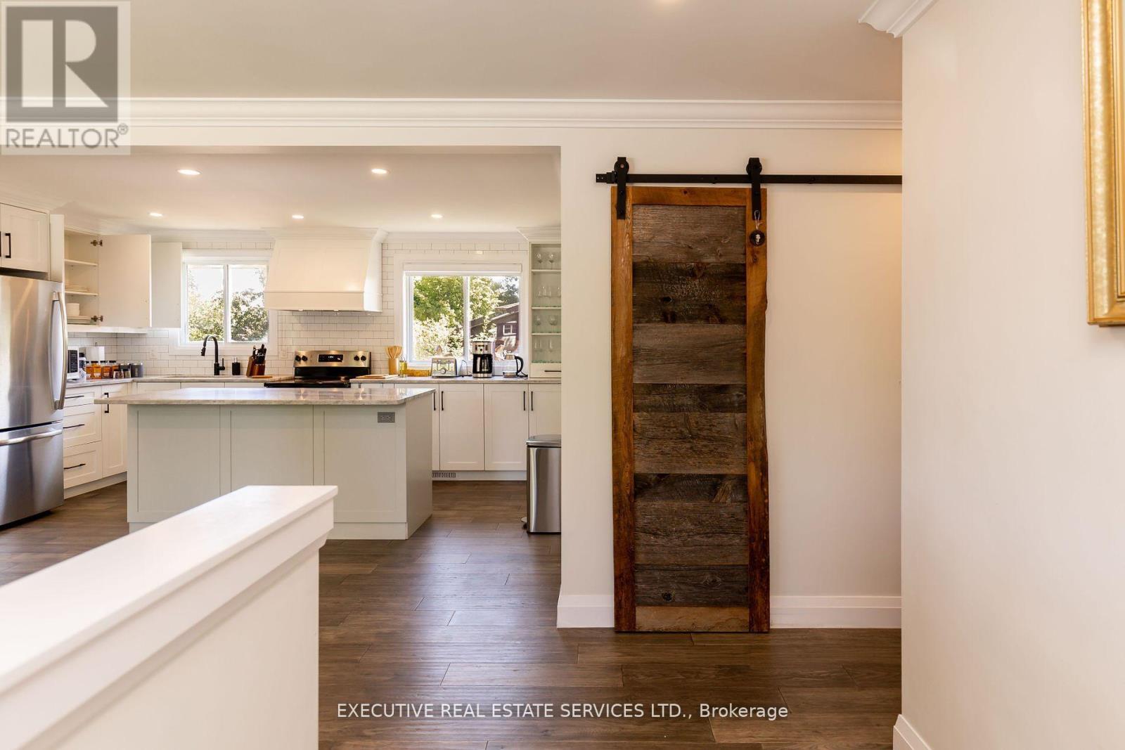 44 Woodsview Avenue, Grimsby, Ontario  L3M 3T1 - Photo 5 - X12381121