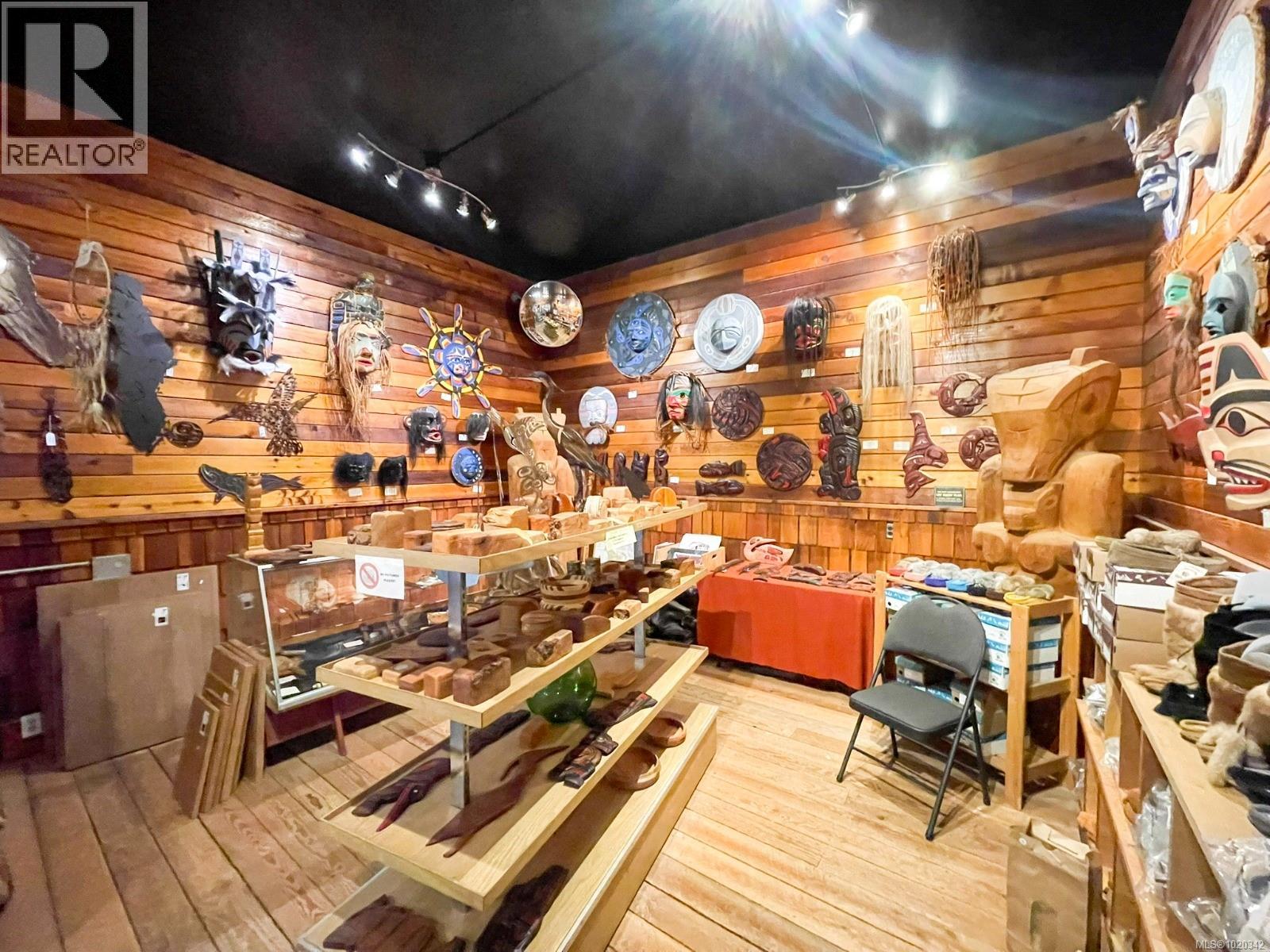 7581 Island Hwy S, Fanny Bay, British Columbia  V0R 1W0 - Photo 12 - 1020342