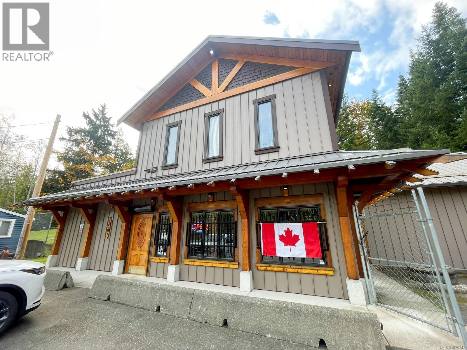 7581 Island Hwy S, Fanny Bay, British Columbia  V0R 1W0 - Photo 3 - 1020342