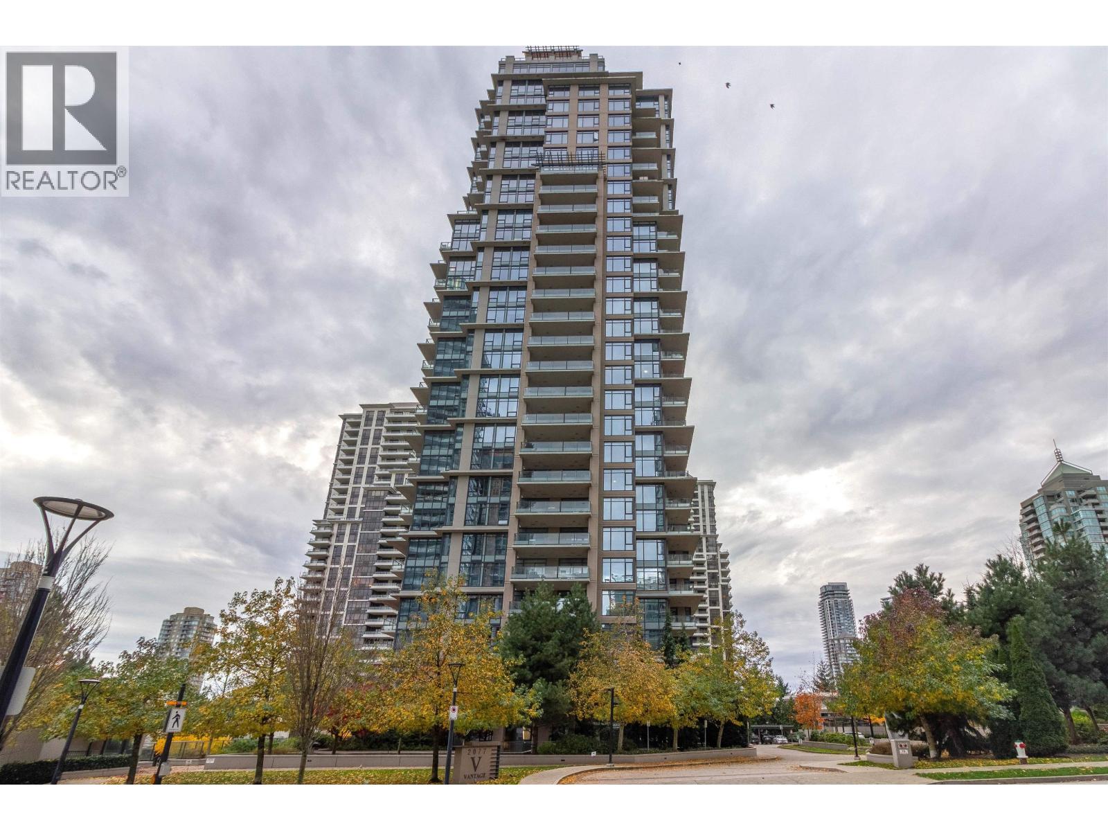 2302 2077 Rosser Avenue, Burnaby, British Columbia  V5C 0G6 - Photo 1 - R3066661
