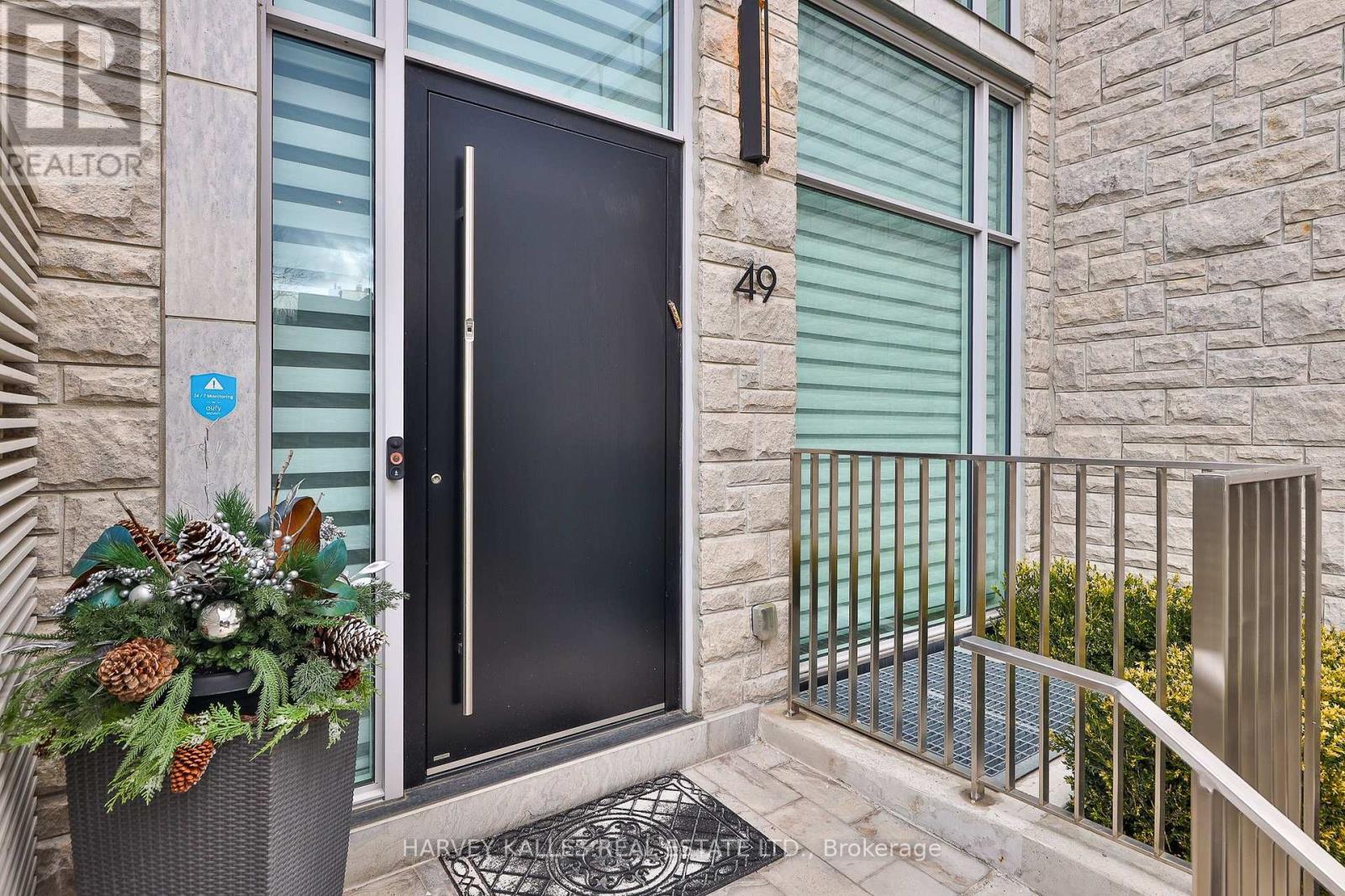 49 Foxbar Road, Toronto, Ontario  M4V 2G5 - Photo 2 - C12537786