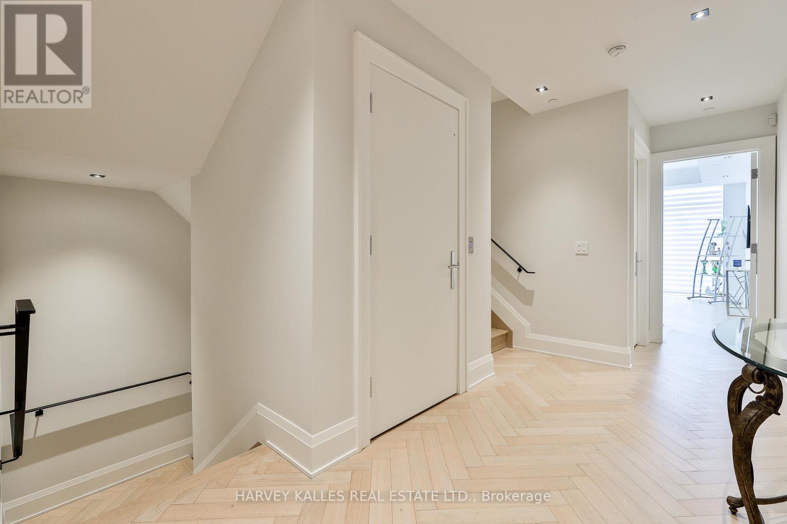 49 Foxbar Road, Toronto, Ontario  M4V 2G5 - Photo 26 - C12537786